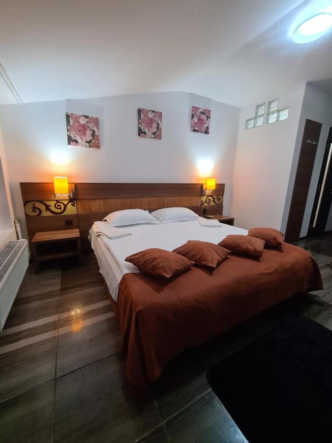 Garsoniera privata Bed & Breakfast Bucureşti Exterior foto