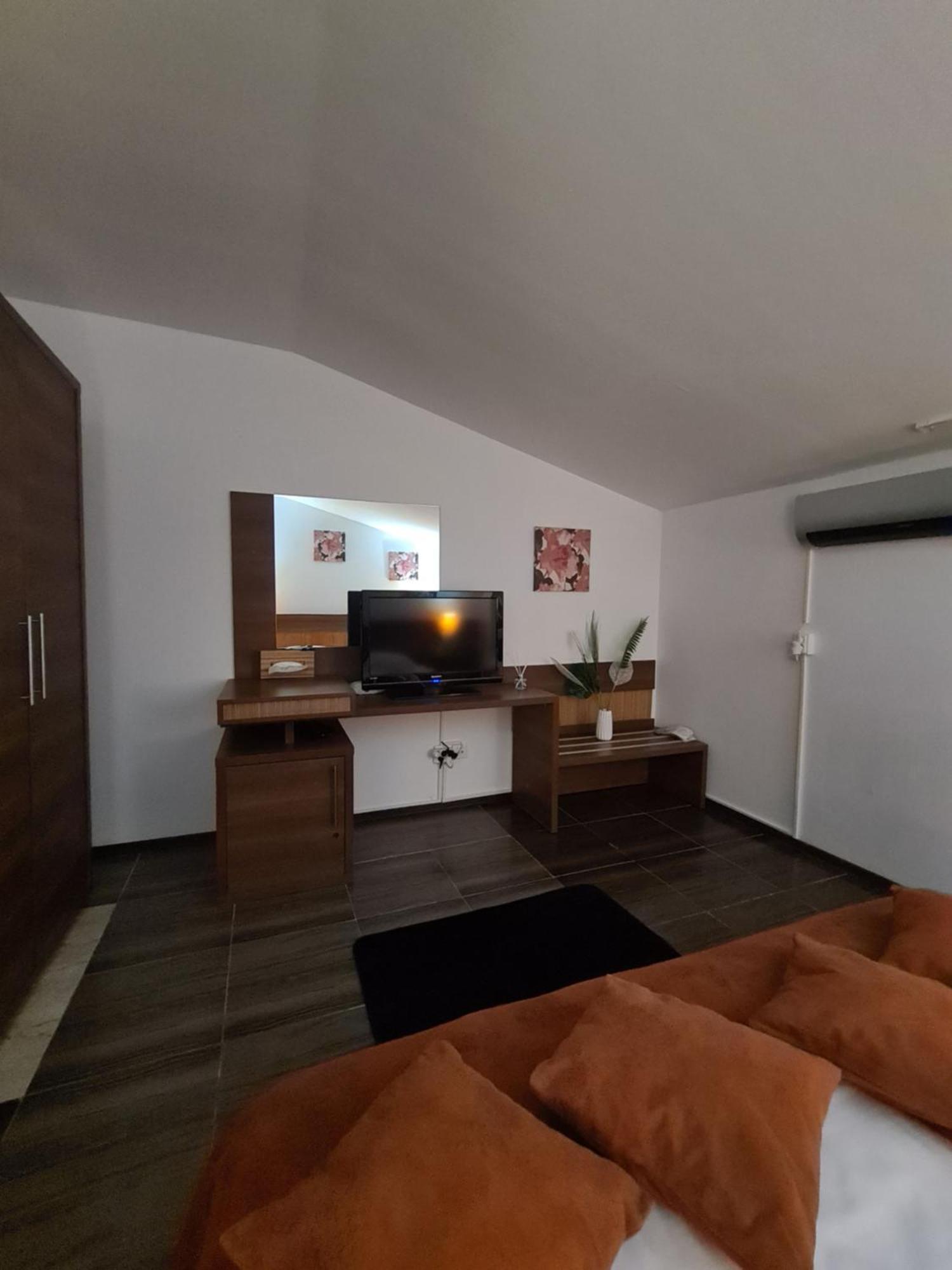 Garsoniera privata Bed & Breakfast Bucureşti Exterior foto